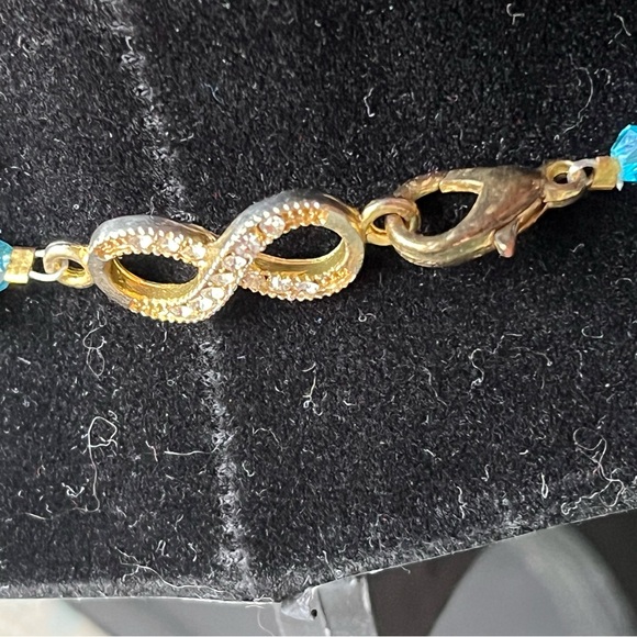 Nice quality Gold and Blue Jewelry Set - Picture 6 of 6
